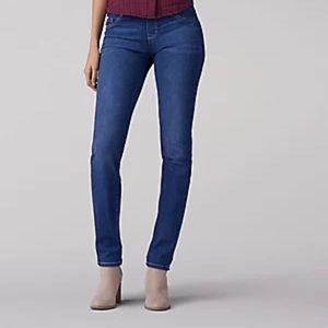 NWT Lee Pull On Sculpting Jeans